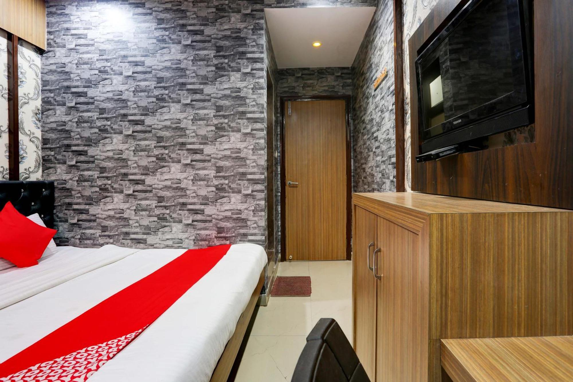 Super Hotel O Yatri Yadgar Navi Mumbai Exterior photo